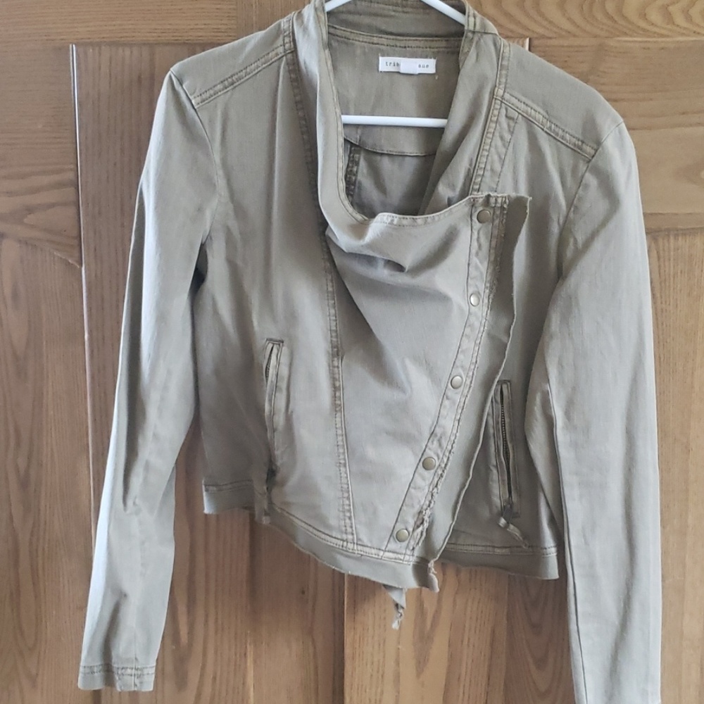 Jacket - Picture 2 of 4